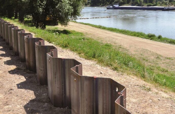 Sheet Pile Retaining Wall-Retaining Wall Pros of Wellington